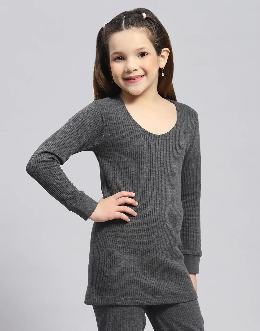 Girls Grey Solid Round Neck Full Sleeve Thermal Vest - Image 4