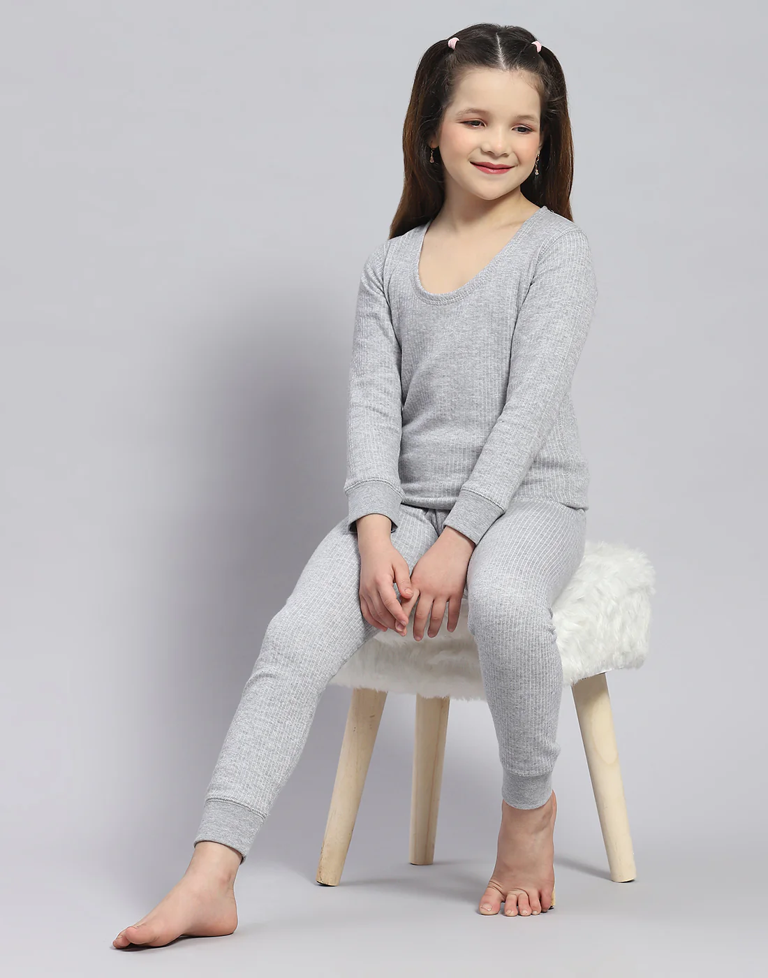 Girls Grey Solid Round Neck Full Sleeve Thermal Vest - Image 2