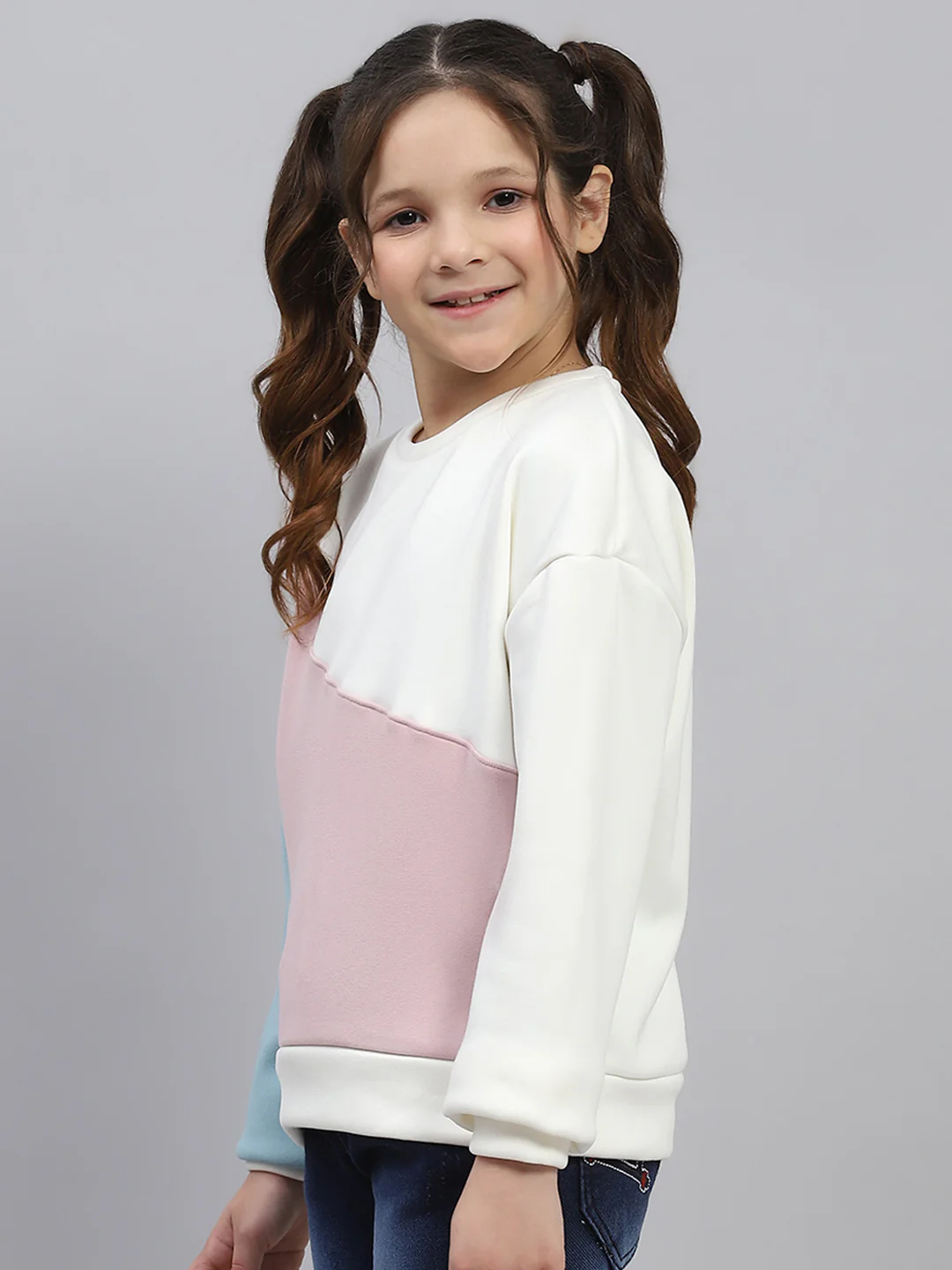 Girls Multicolor Solid Round Neck Full Sleeve Sweatshirt - Image 3
