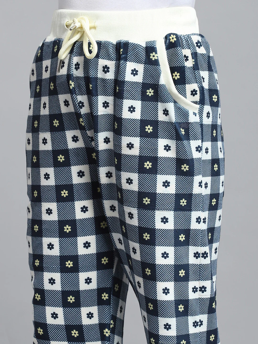 Girls Navy Blue Printed Round Neck Full Sleeve Tracksuit - Image 8