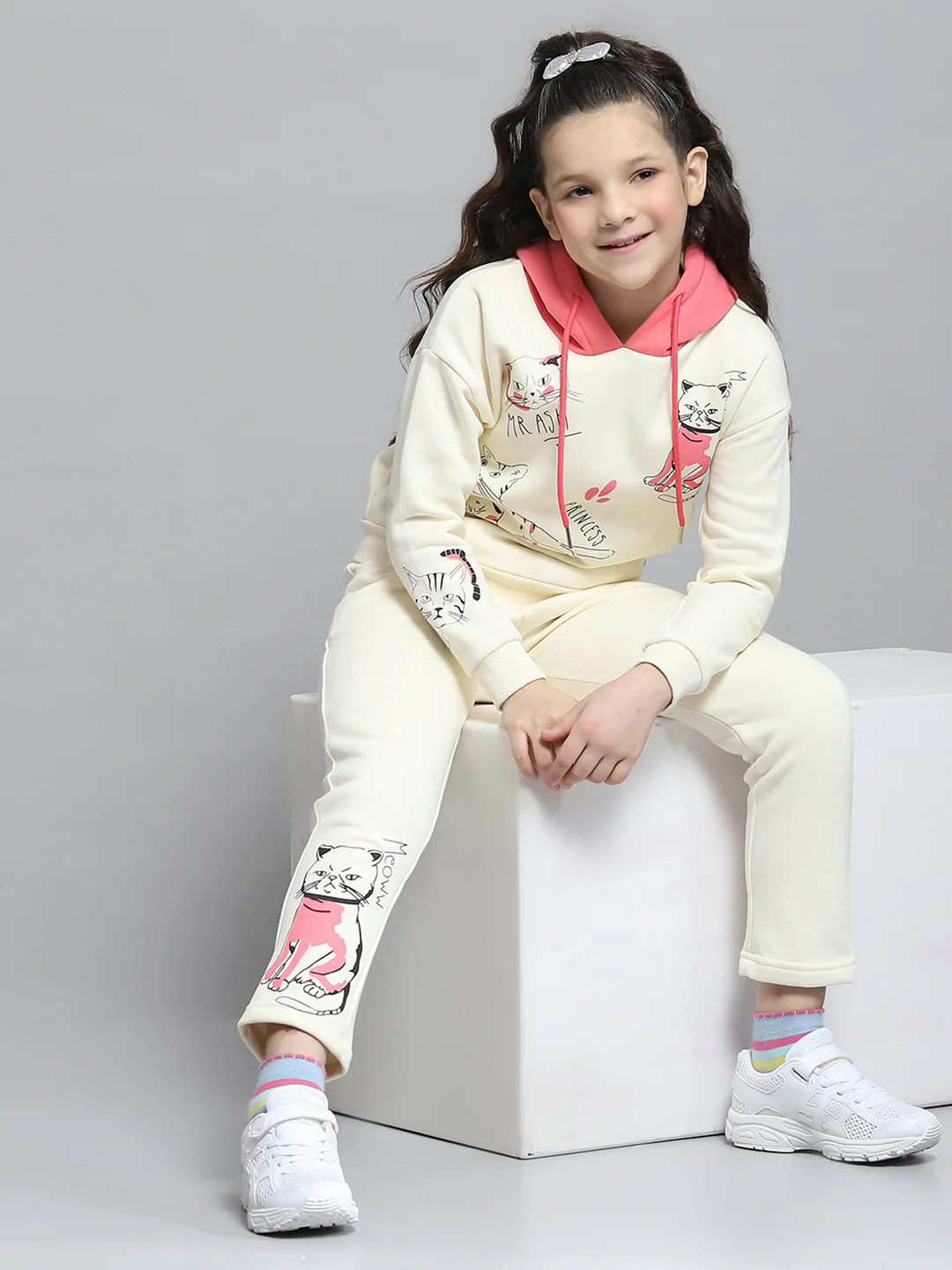 Girls Off White Printed Hooded Full Sleeve Tracksuit - Image 2