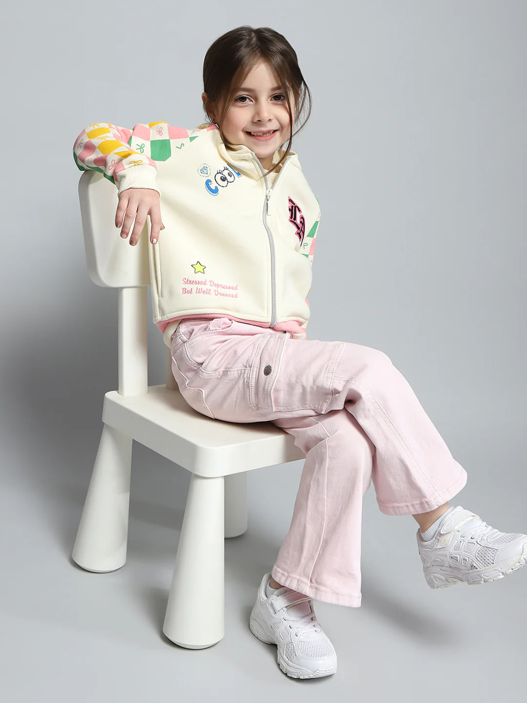 Girls Off White Printed Round Neck Full Sleeve Sweatshirt - Image 2