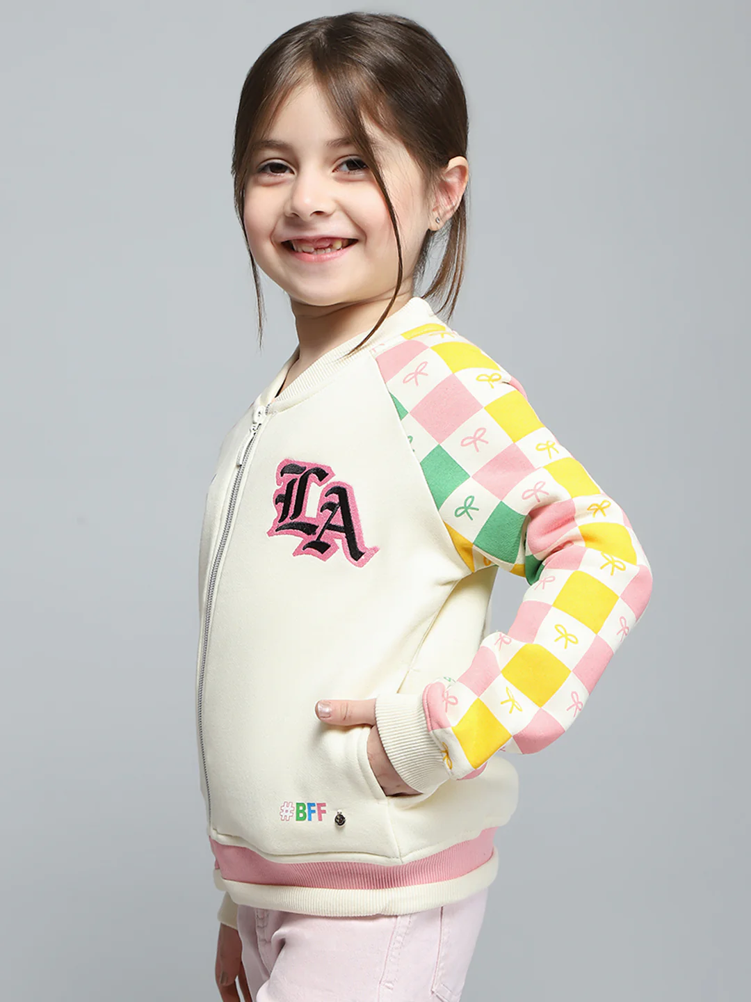 Girls Off White Printed Round Neck Full Sleeve Sweatshirt - Image 3