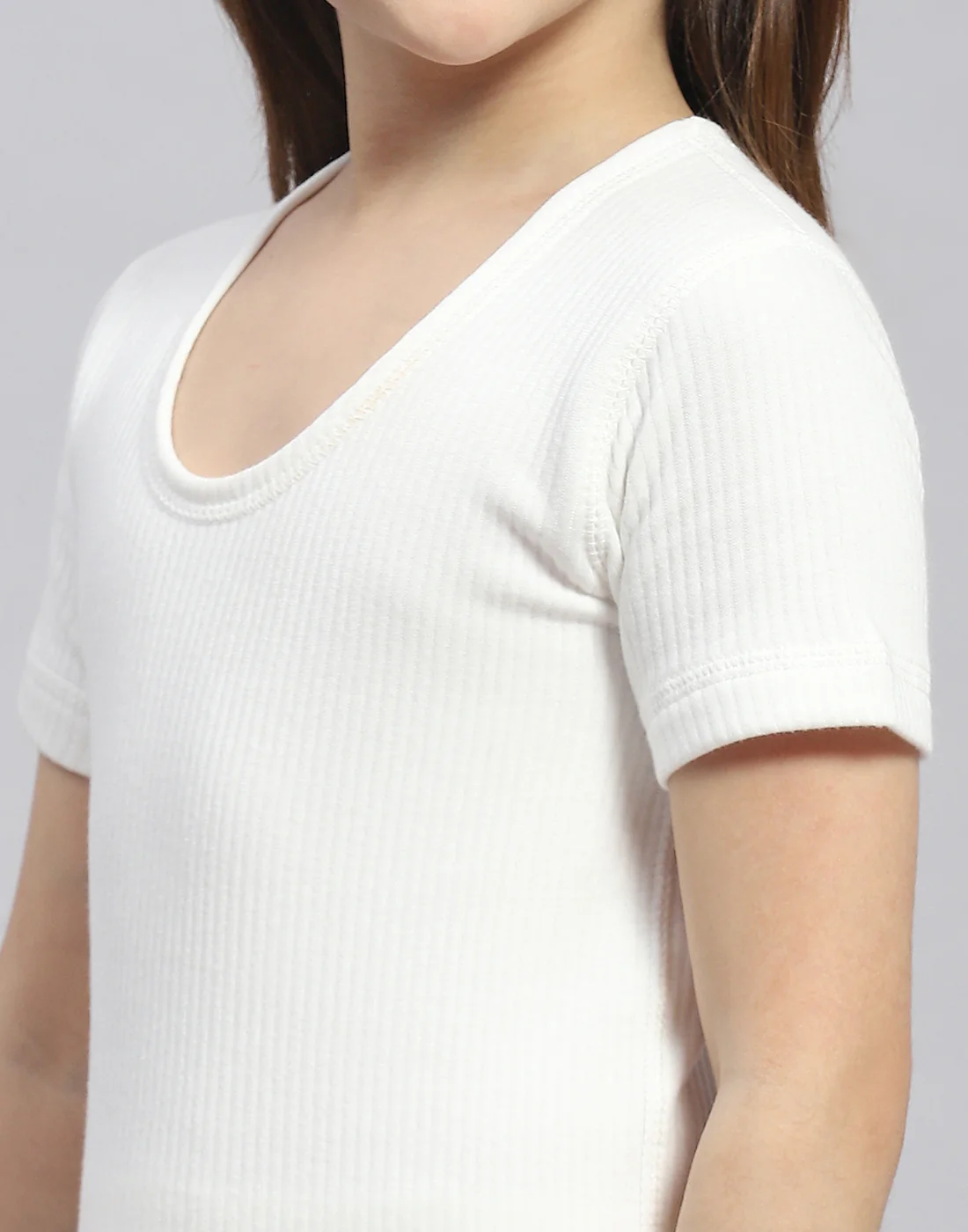 Girls Off White Solid Round Neck Half Sleeve Thermal Vest - Image 7