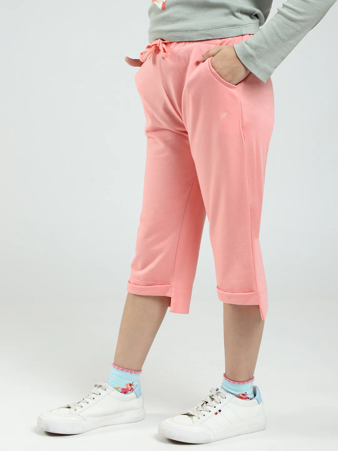 Girls Peach Solid Regular Fit Capri - Image 3