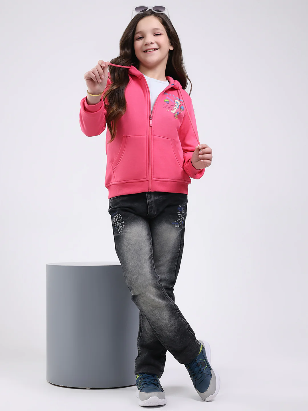 Girls Pink Printed Hooded Full Sleeve Sweatshirt - Image 2