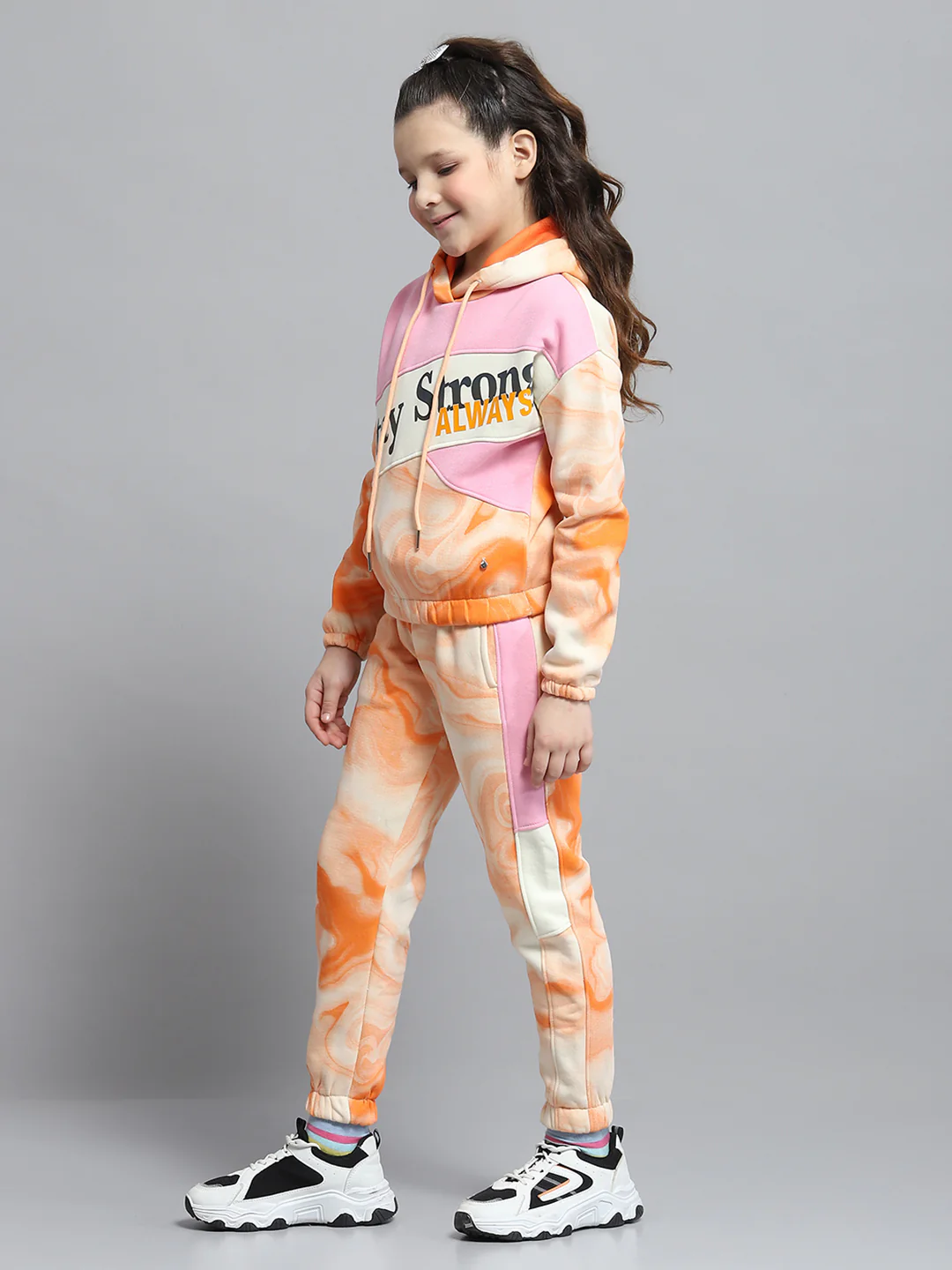Girls Pink Printed Hooded Full Sleeve Tracksuit - Image 3