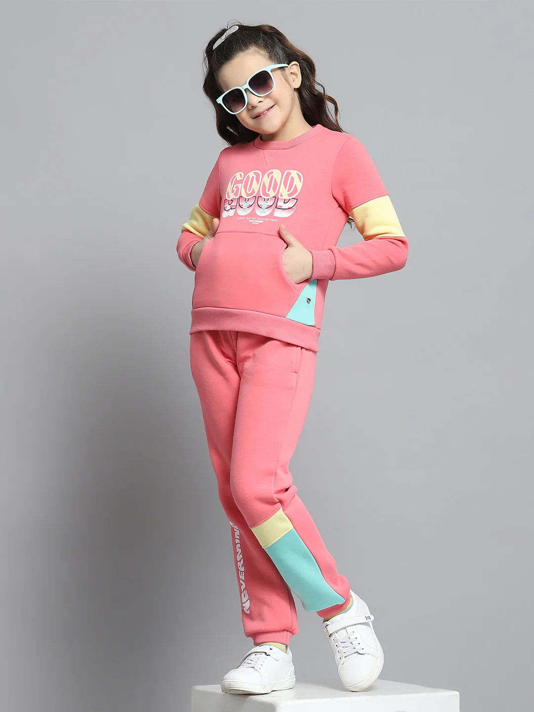 Girls Pink Printed Round Neck Full Sleeve Tracksuit - Image 2