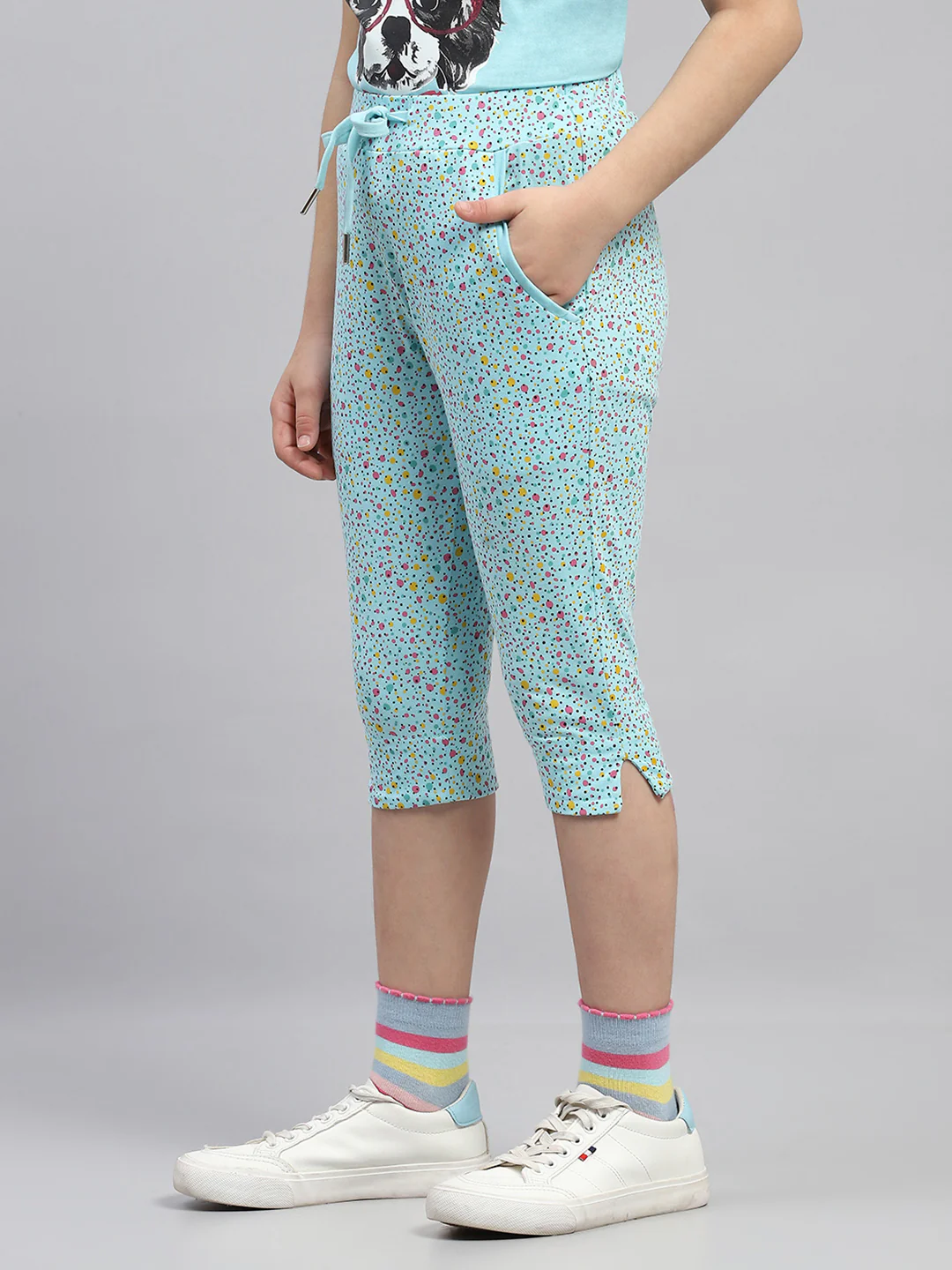 Girls Sky Blue Printed Round Neck Half Sleeve Capri Set - Image 7