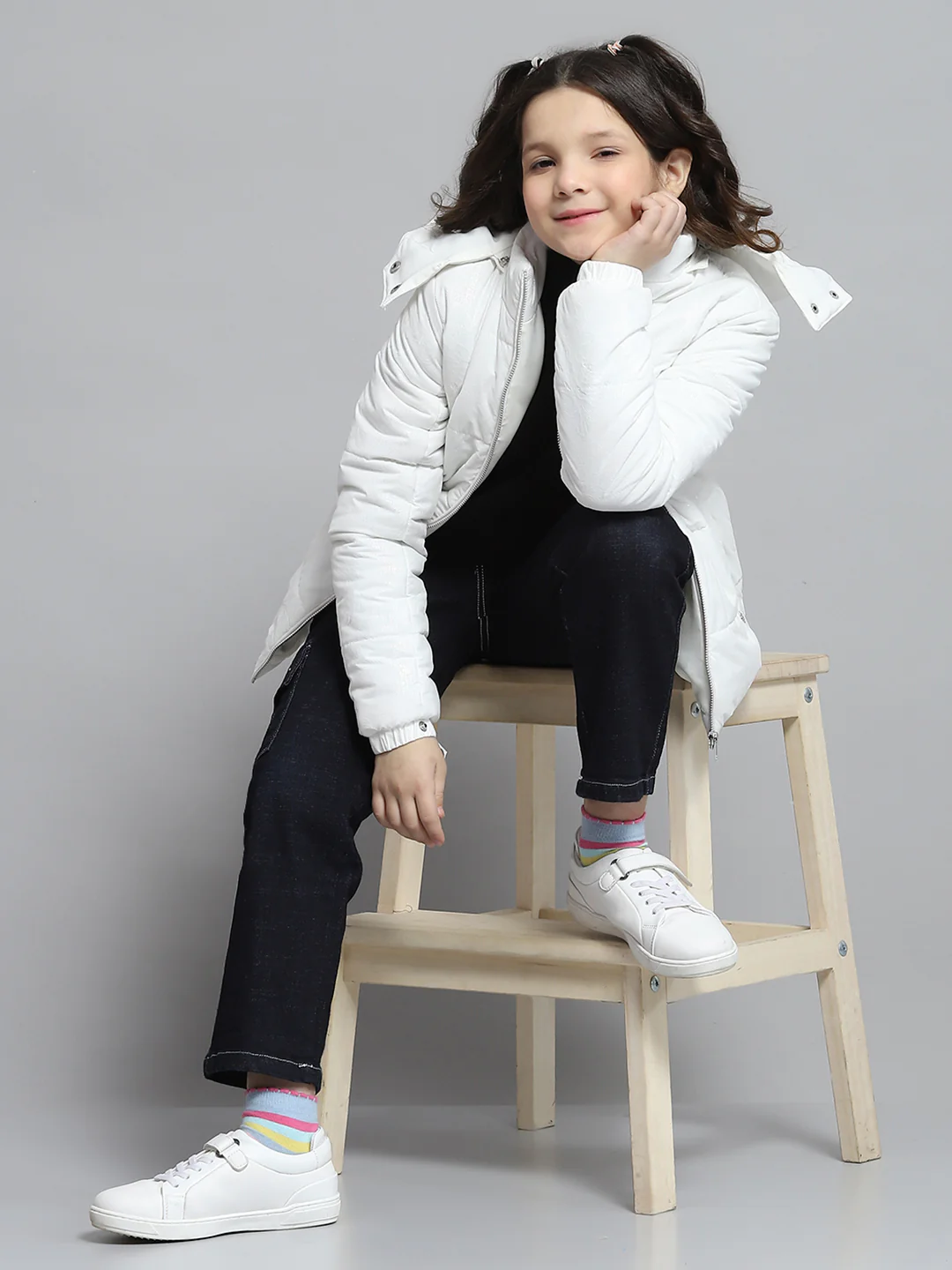 Girls White Solid Hooded Full Sleeve Jacket - Image 2