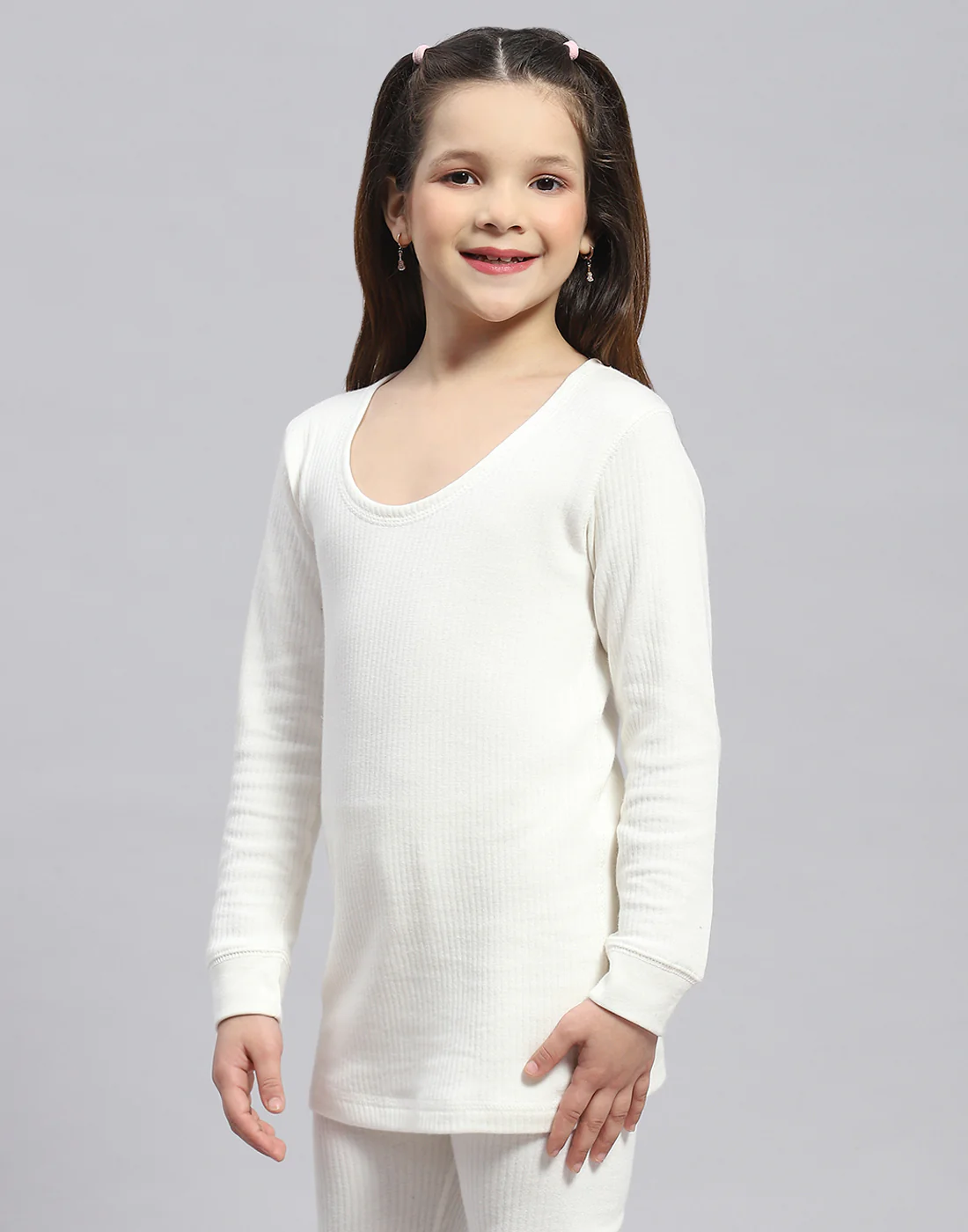 Girls White Solid Round Neck Full Sleeve Thermal Vest - Image 3