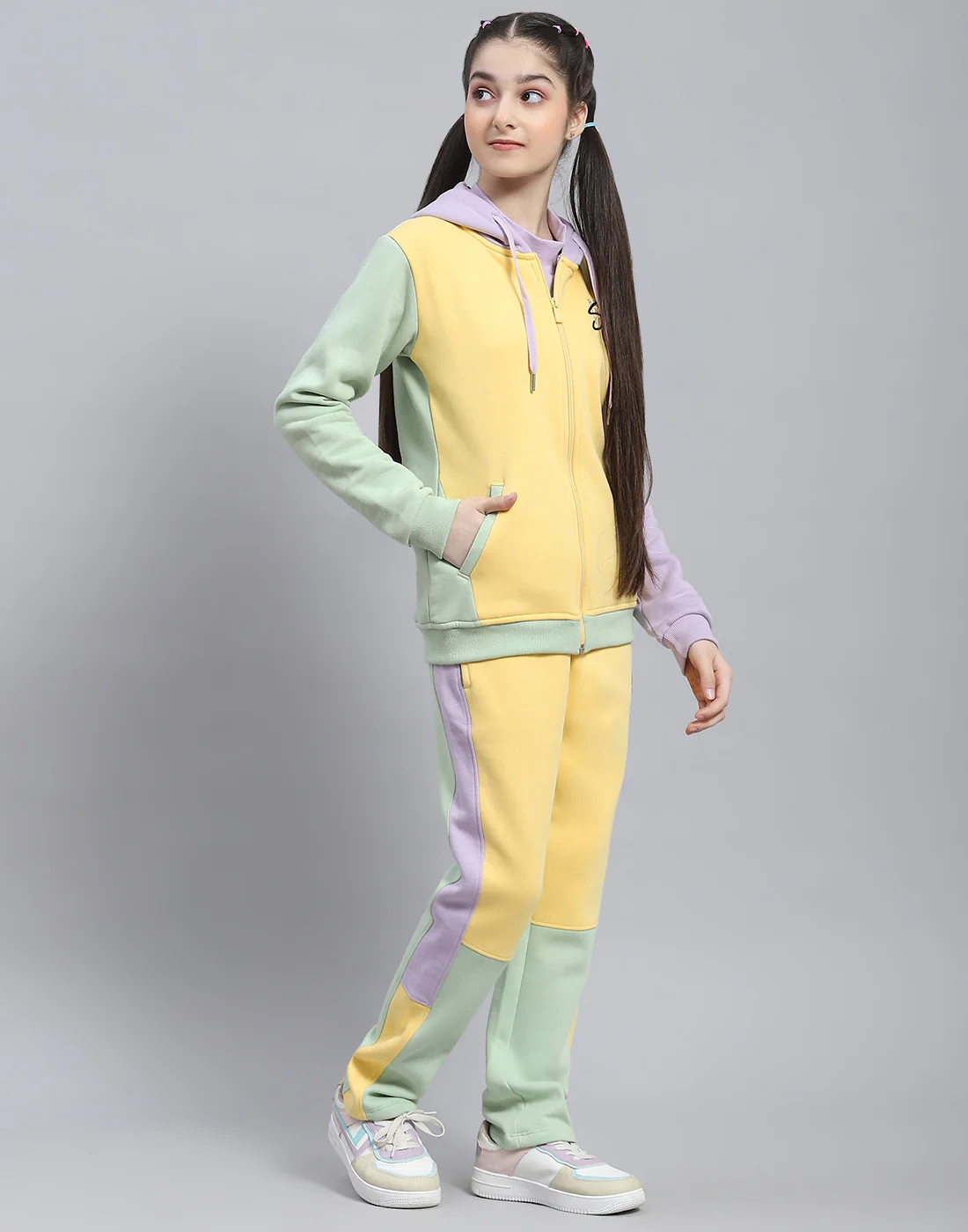 Girls Yellow Printed Hooded Full Sleeve Tracksuit - Image 4