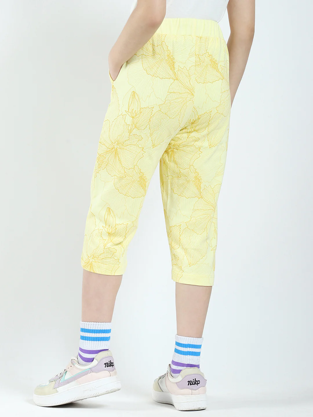 Girls Yellow Printed Regular Fit Capri - Image 5