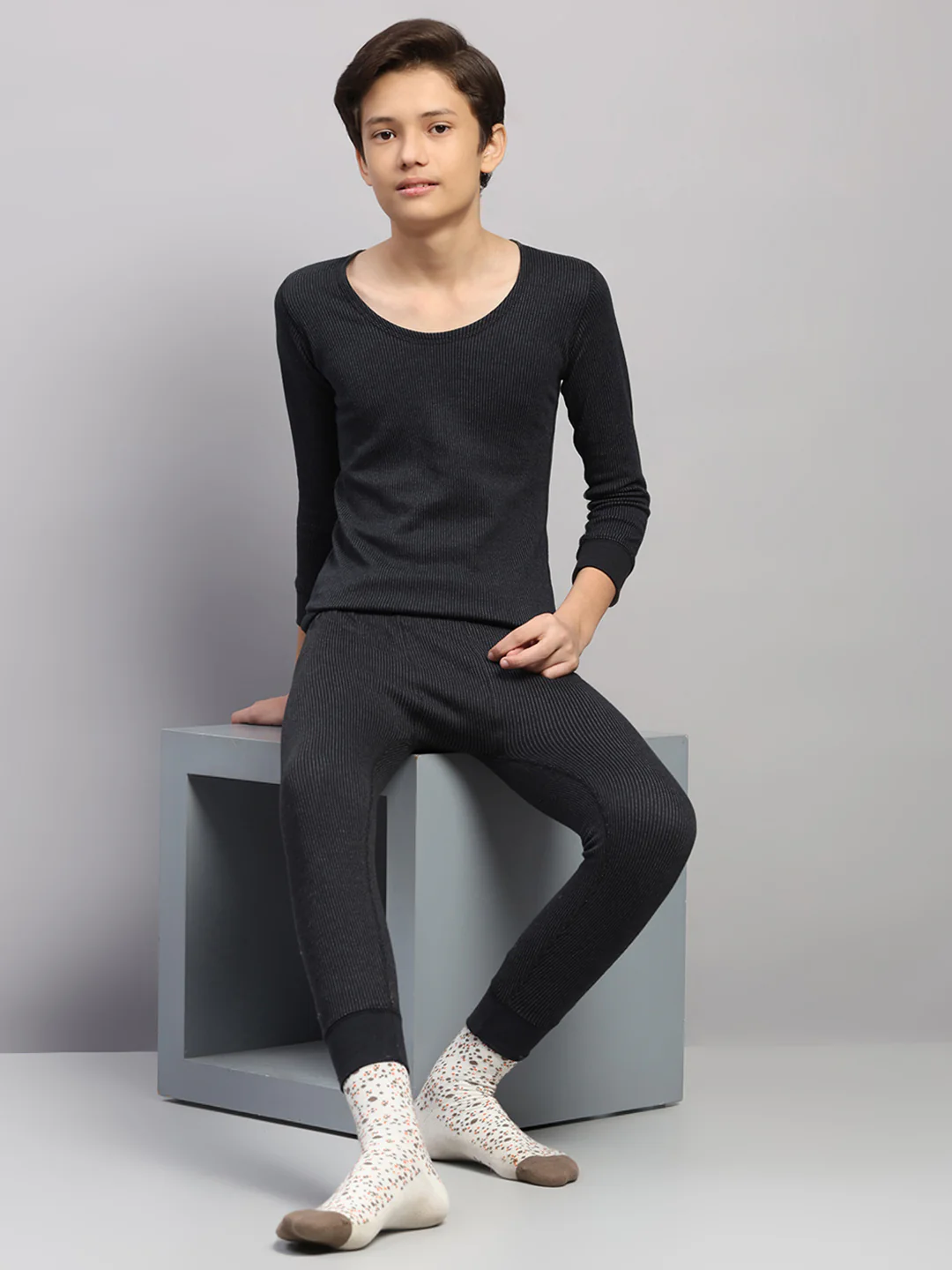 Kids Black Solid Regular Fit Thermal Lower - Image 2