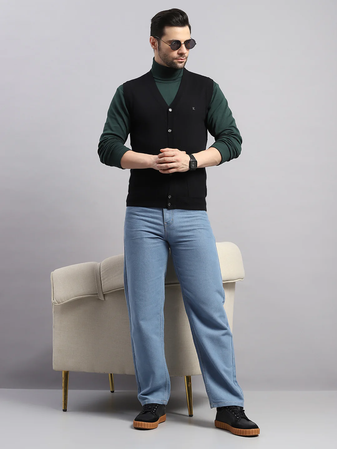 Luxuria Men Black Solid V Neck Sleeveless Cardigan - Image 2