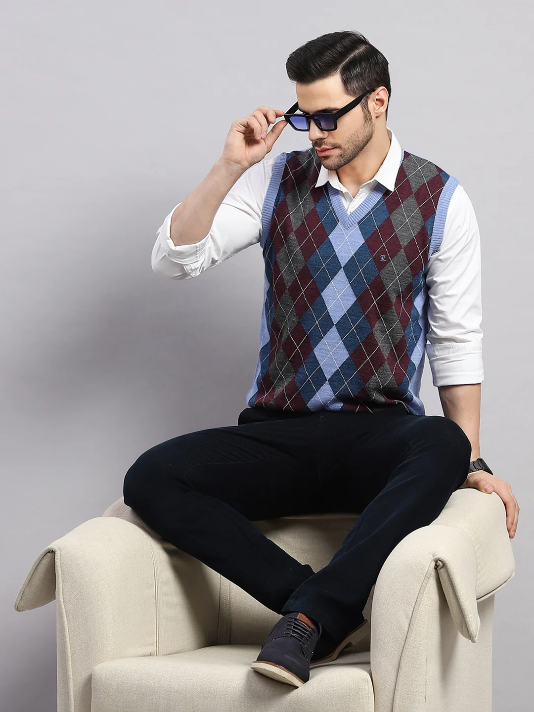 Luxuria Men Blue Printed V Neck Sleeveless Sweater - Image 2