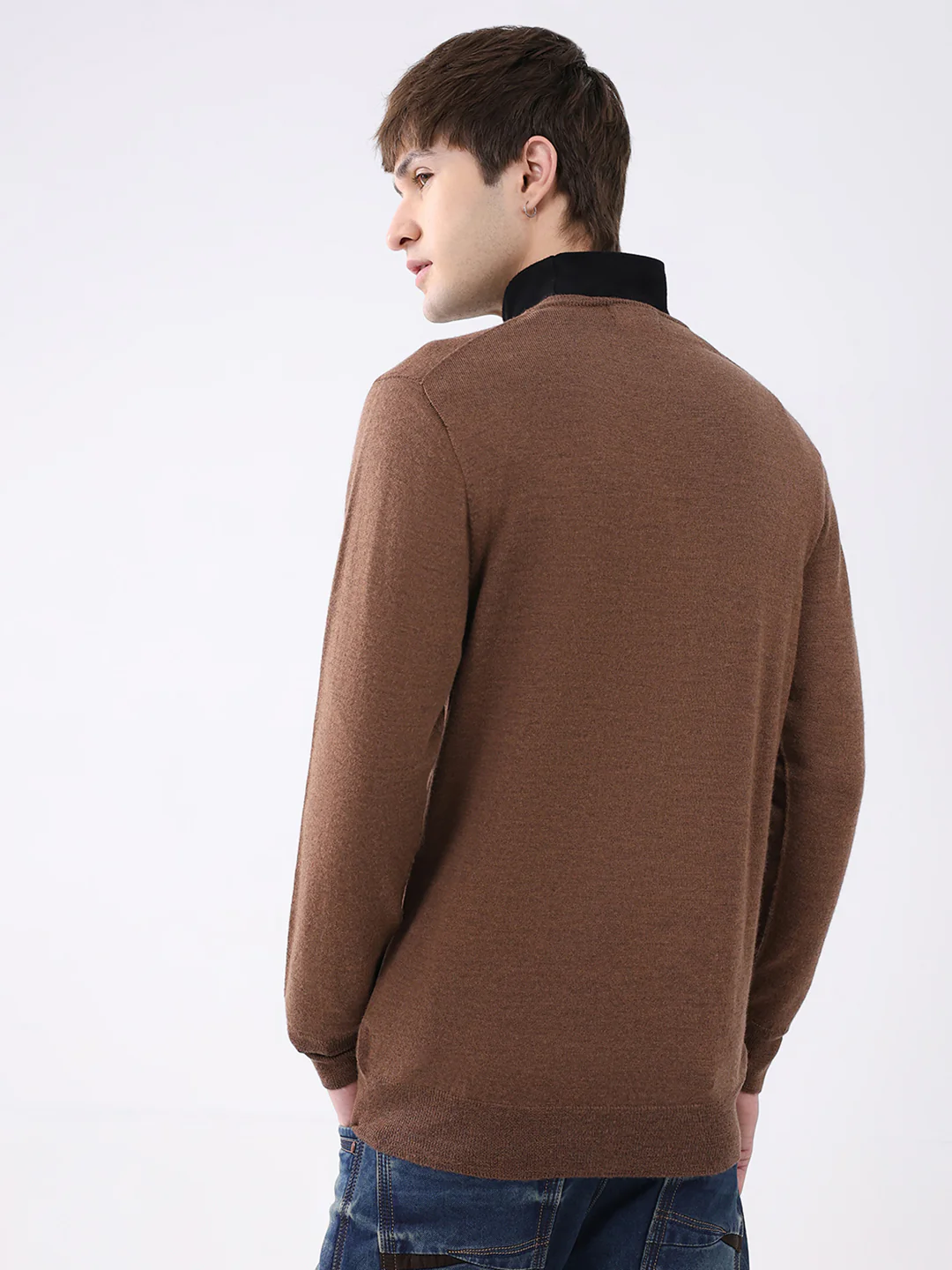 Luxuria Men Brown Solid V Neck Full Sleeve Pullover - Image 5