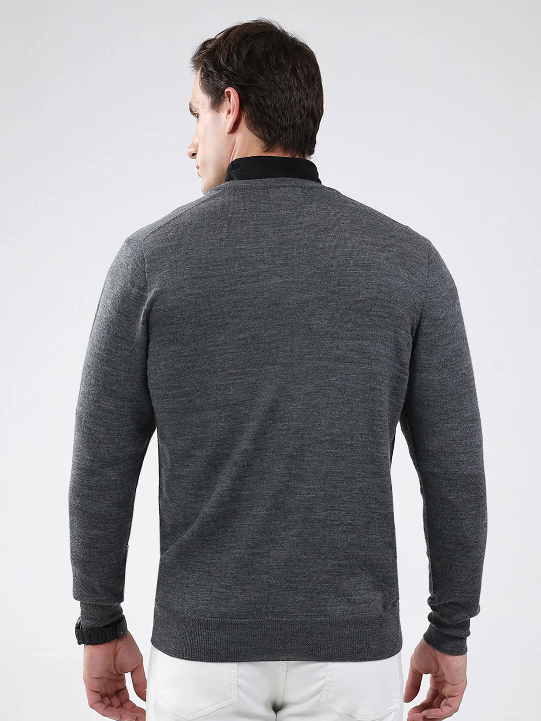 Luxuria Men Grey Solid V Neck Full Sleeve Pullover - Image 5