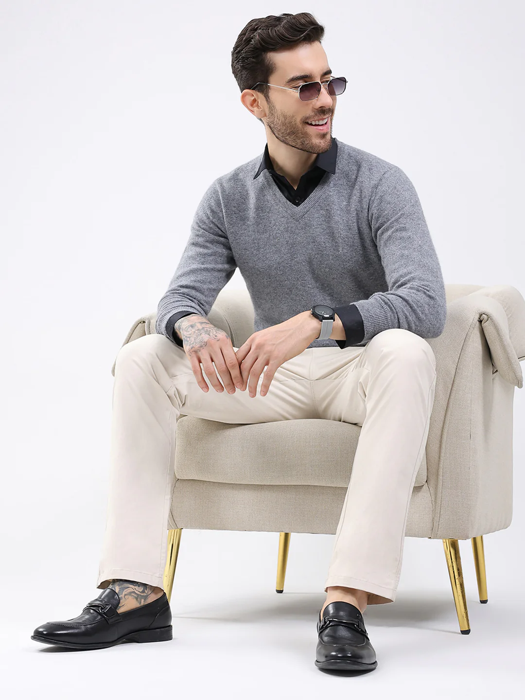 Luxuria Men Grey Solid V Neck Full Sleeve Pullover - Image 2