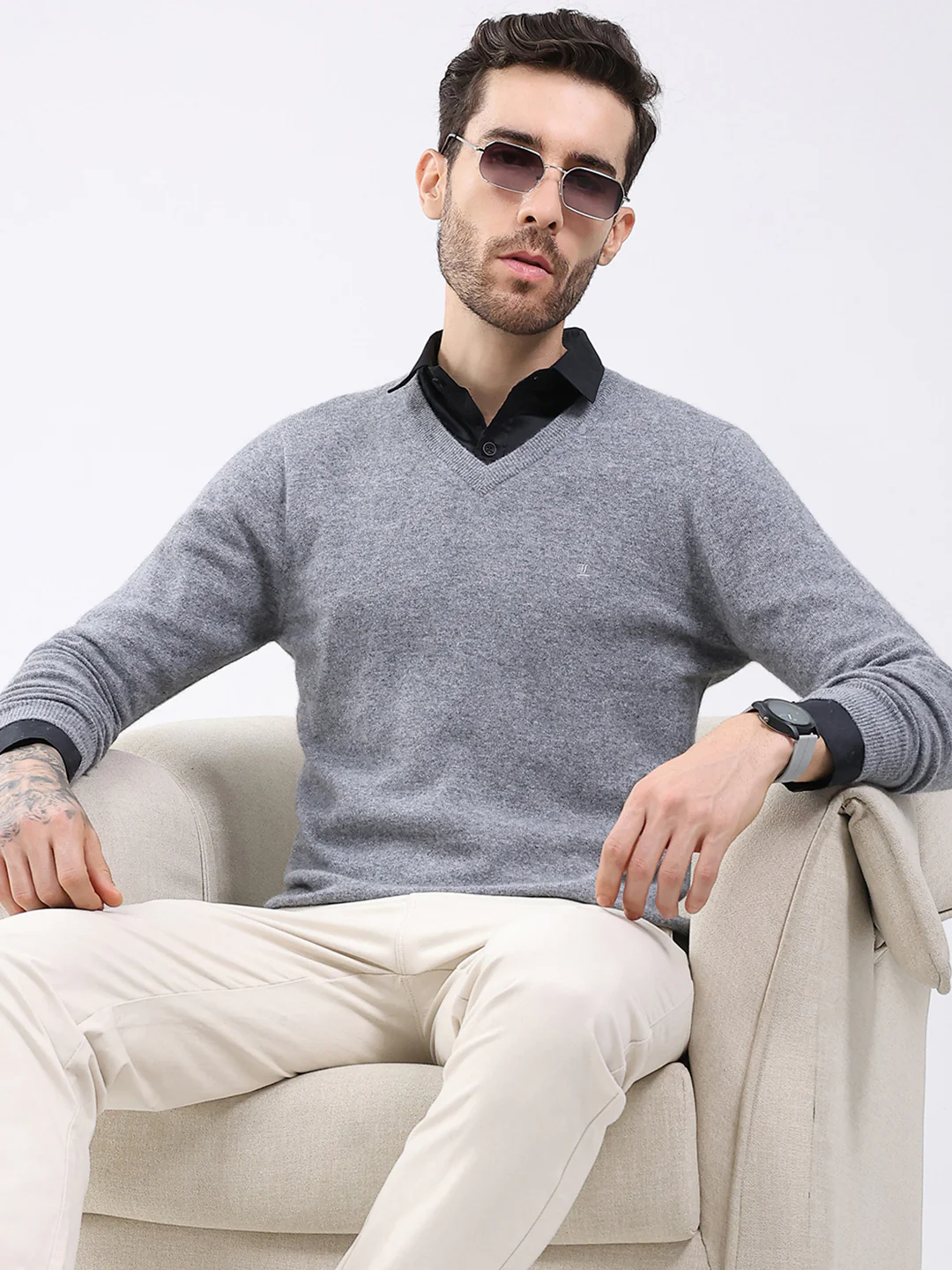 Luxuria Men Grey Solid V Neck Full Sleeve Pullover - Image 6