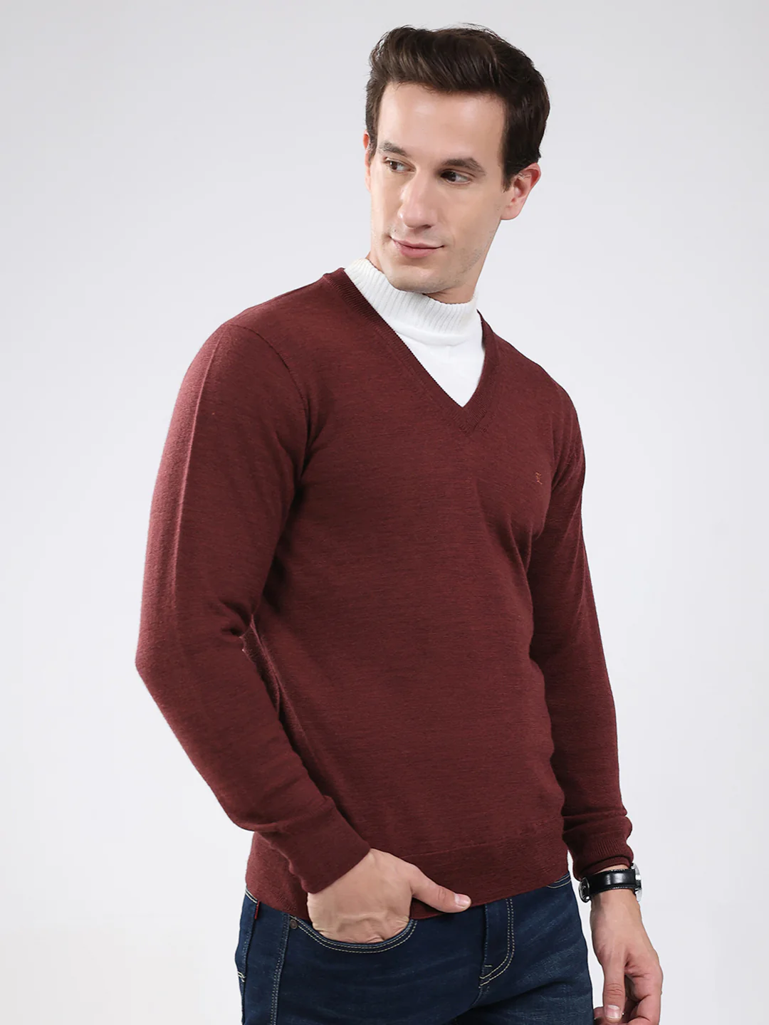 Luxuria Men Maroon Solid V Neck Full Sleeve Pullover - Image 4