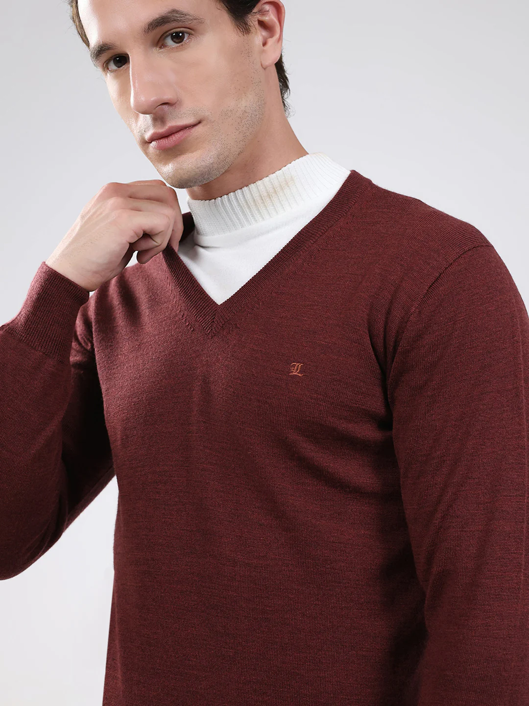 Luxuria Men Maroon Solid V Neck Full Sleeve Pullover - Image 7