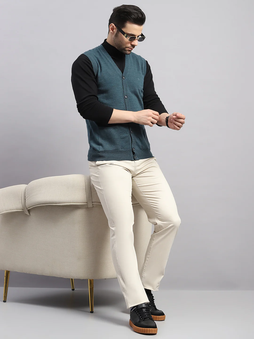 Luxuria Men Teal Blue Solid V Neck Sleeveless Cardigan - Image 2