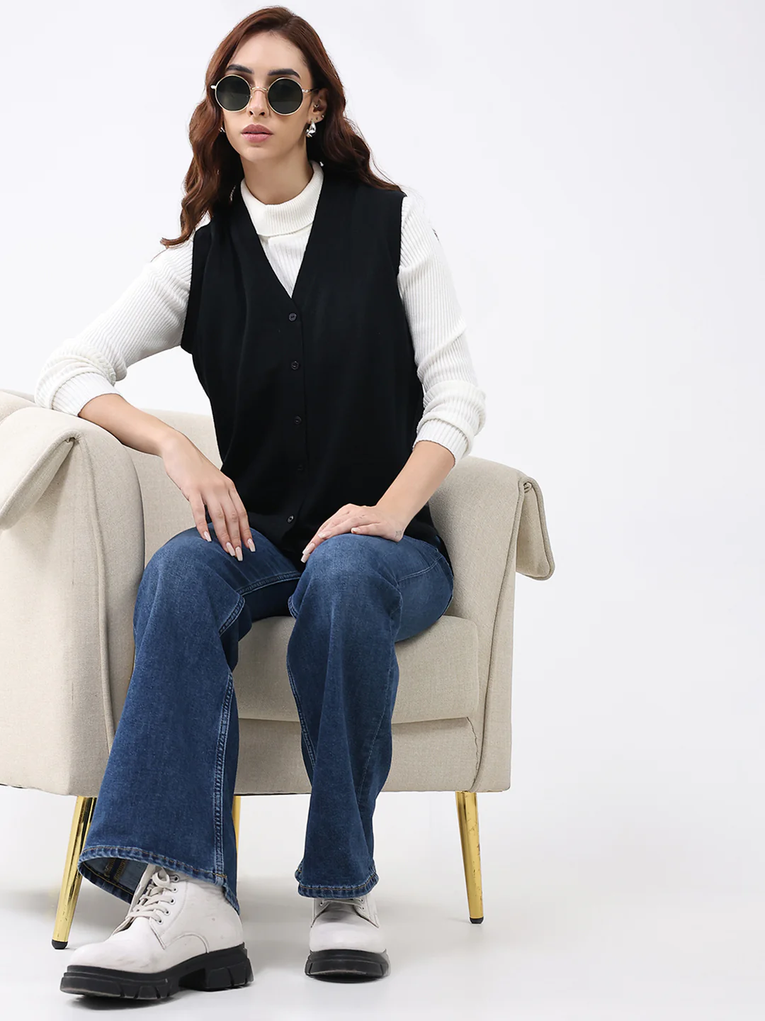 Luxuria Women Black Solid V Neck Sleeveless Cardigan - Image 2