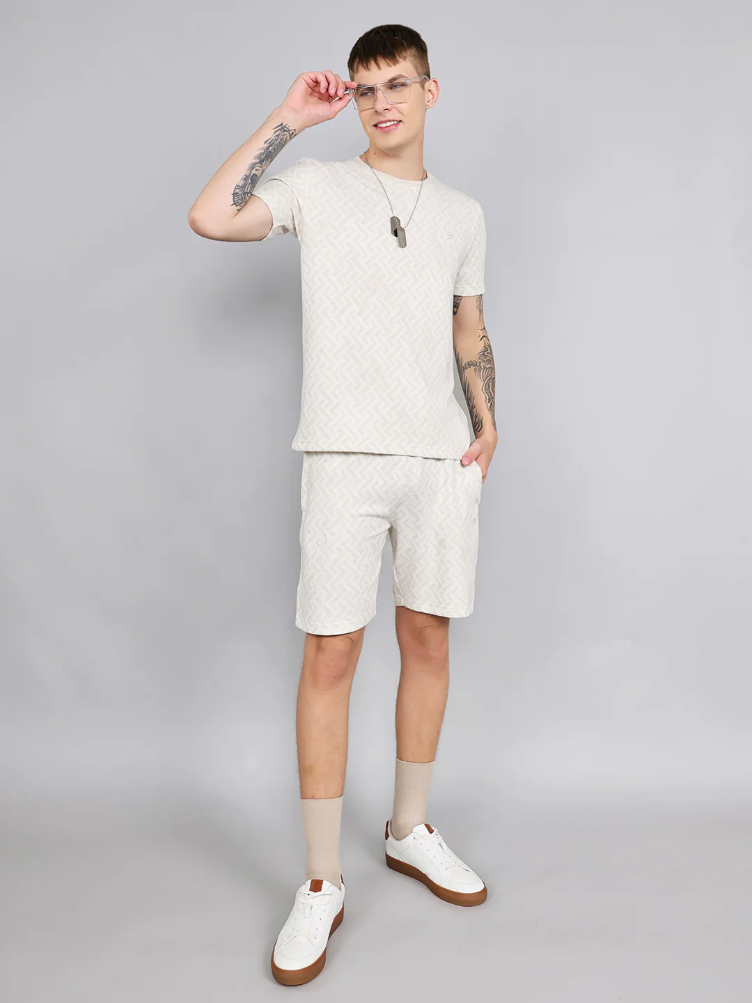 Men Beige Geometric Regular Fit Bermuda Set - Image 7