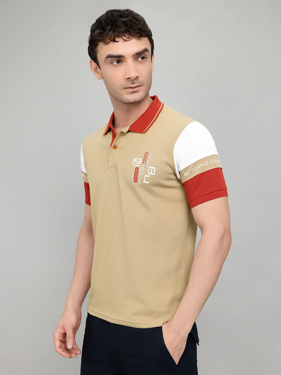 Men Beige Printed Collar Half Sleeve T-Shirt - Image 2