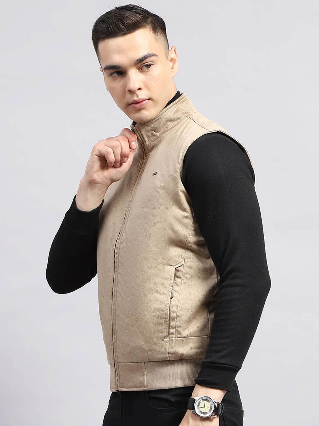 Men Beige Printed Mock Neck Sleeveless Jacket - Image 3
