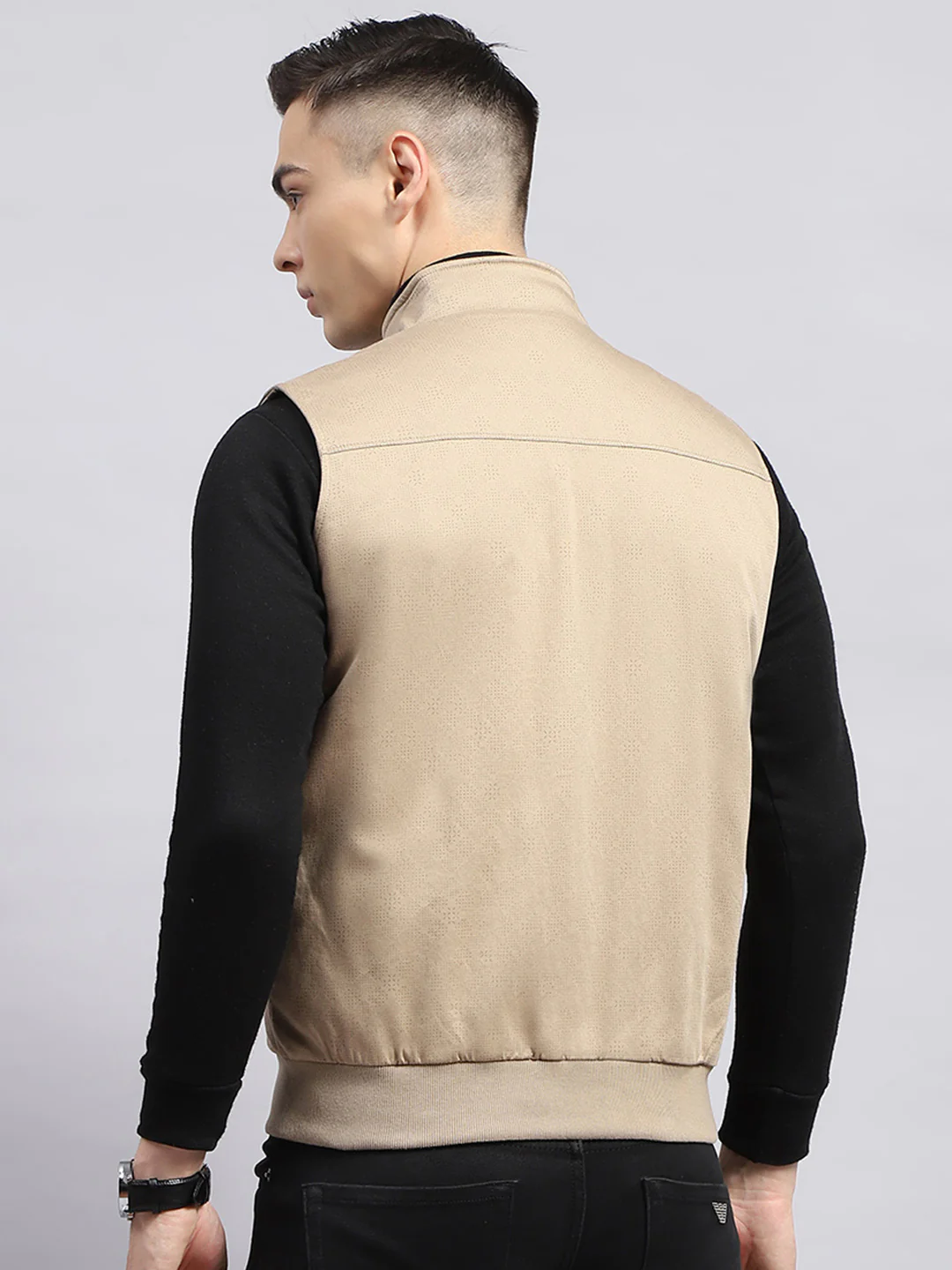 Men Beige Printed Mock Neck Sleeveless Jacket - Image 5