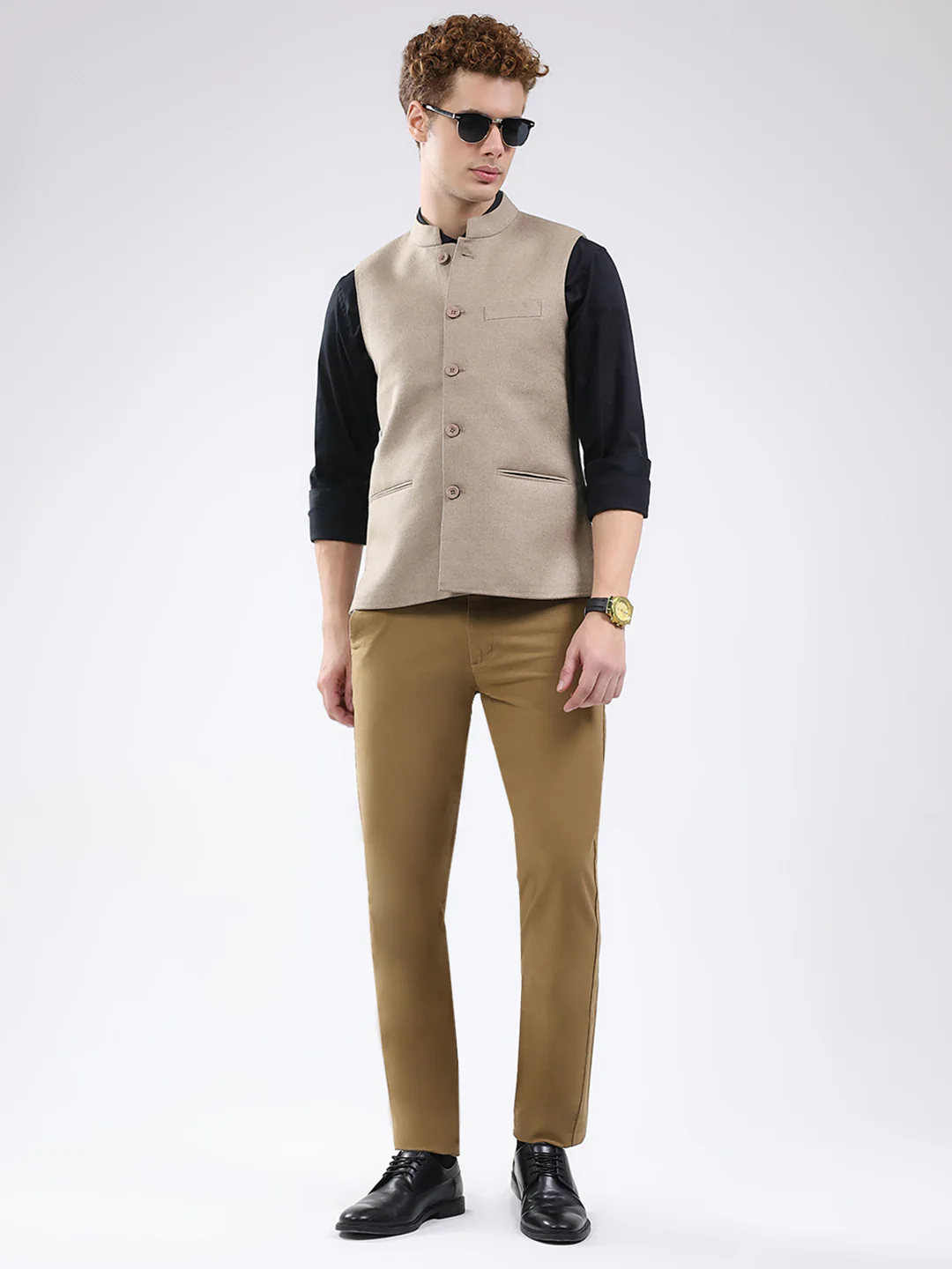 Men Beige Solid Band Neck Sleeveless Jacket - Image 2