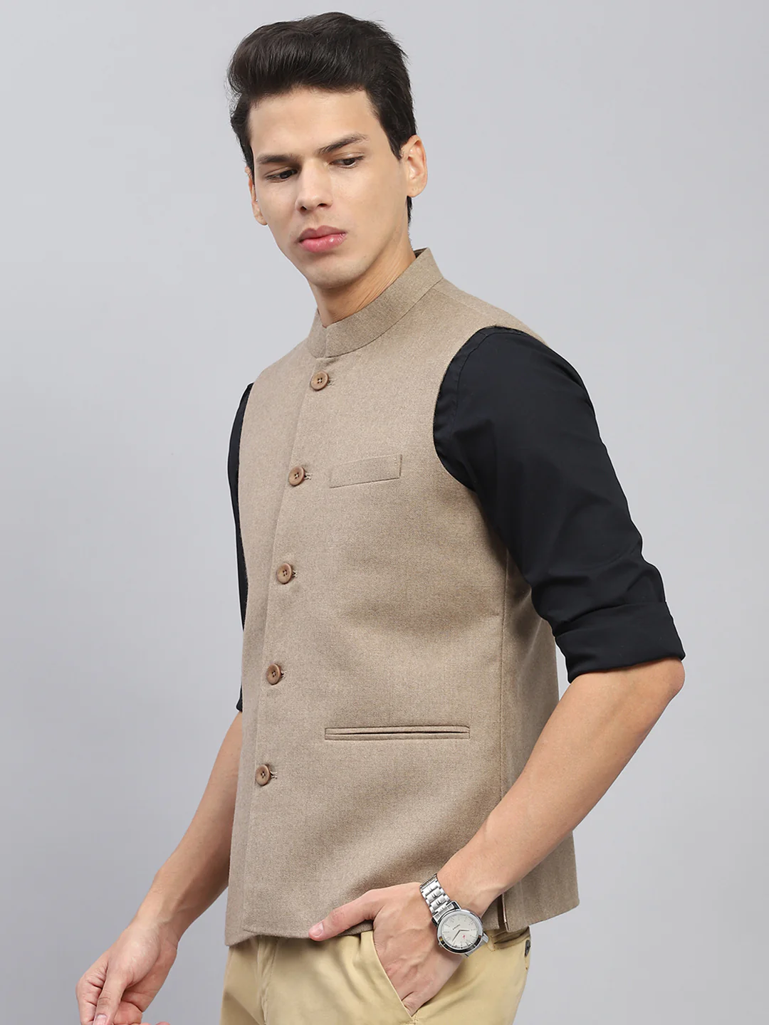 Men Beige Solid Mock Neck Sleeveless Jacket - Image 3