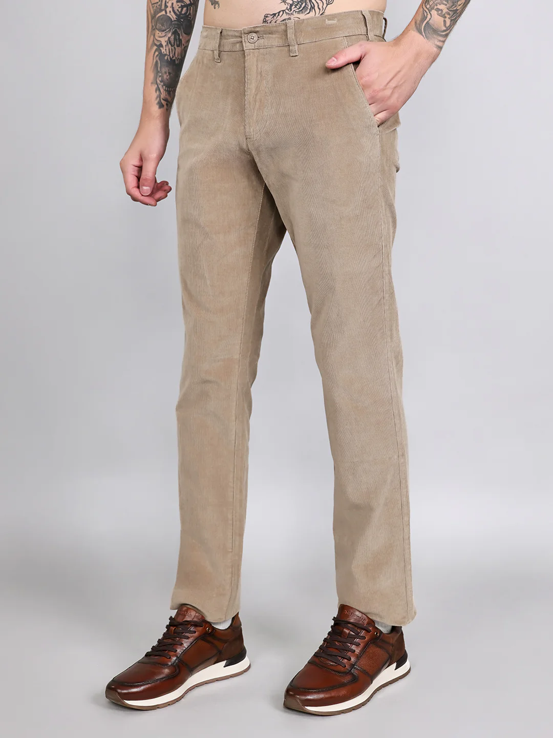 Men Beige Solid Slim Fit Trouser - Image 2