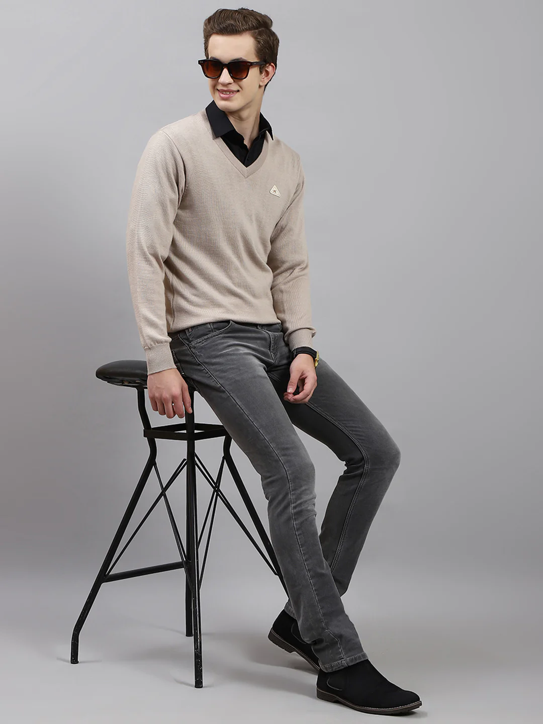 Men Beige Solid V Neck Full Sleeve Pullover - Image 2