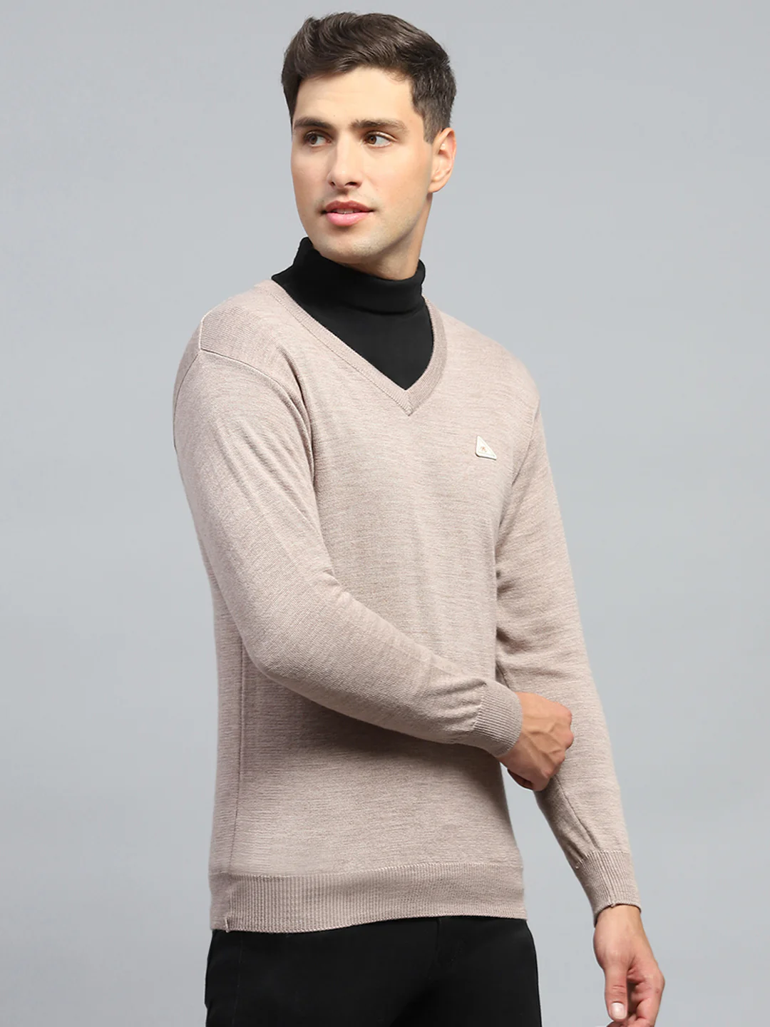 Men Beige Solid V Neck Full Sleeve Pullover - Image 4