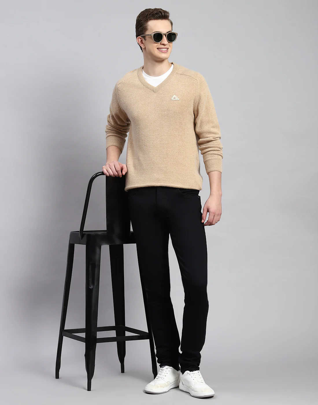 Men Beige Solid V Neck Full Sleeve Pullover - Image 2