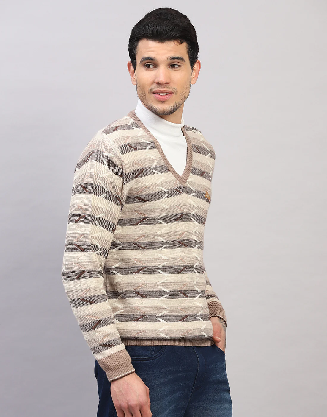 Men Beige Solid V Neck Full Sleeve Pullover - Image 3