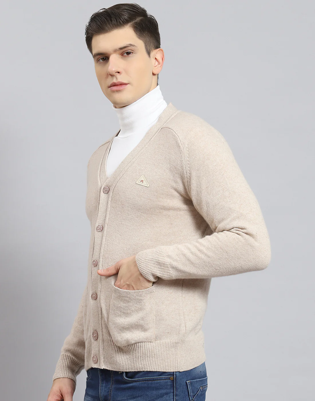 Men Beige Solid V Neck Full Sleeve Sweater - Image 4