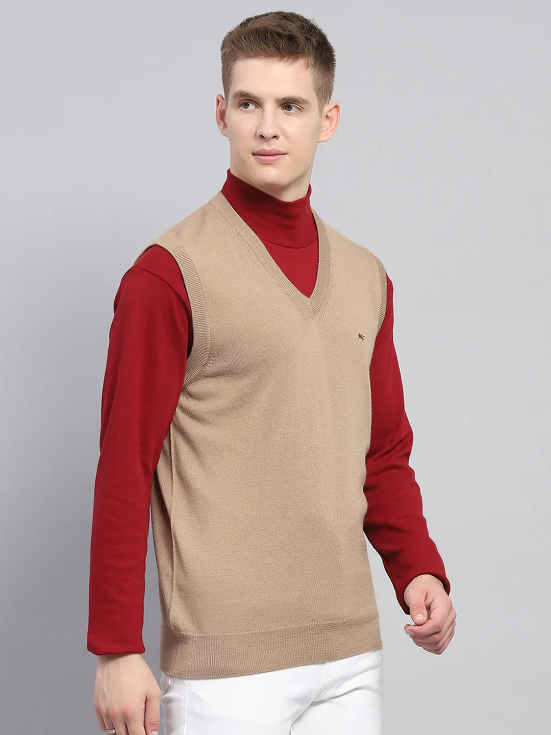 Men Beige Solid V Neck Sleeveless Sweater - Image 4
