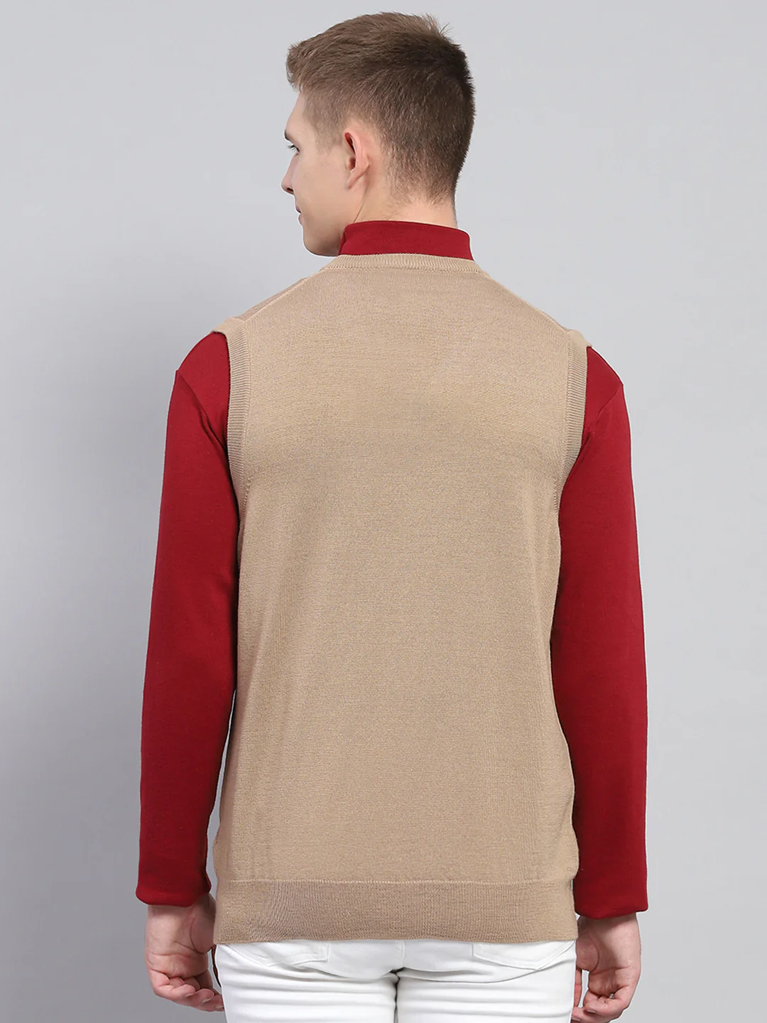Men Beige Solid V Neck Sleeveless Sweater - Image 5
