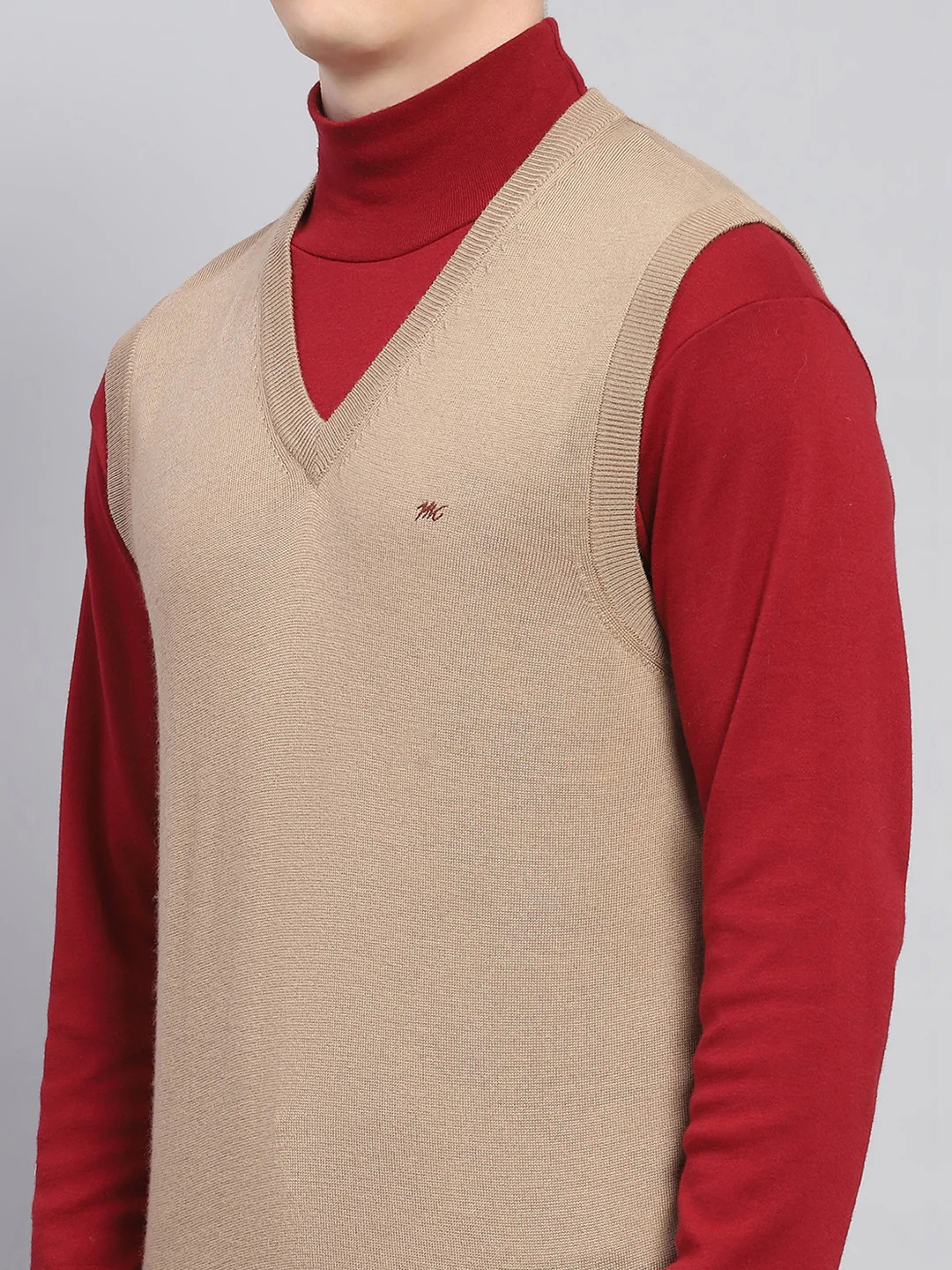Men Beige Solid V Neck Sleeveless Sweater - Image 7