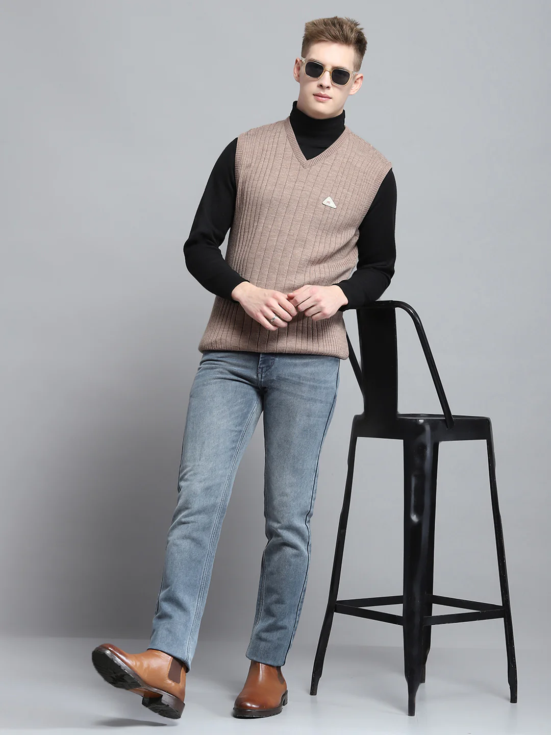 Men Beige Solid V Neck Sleeveless Sweater - Image 2