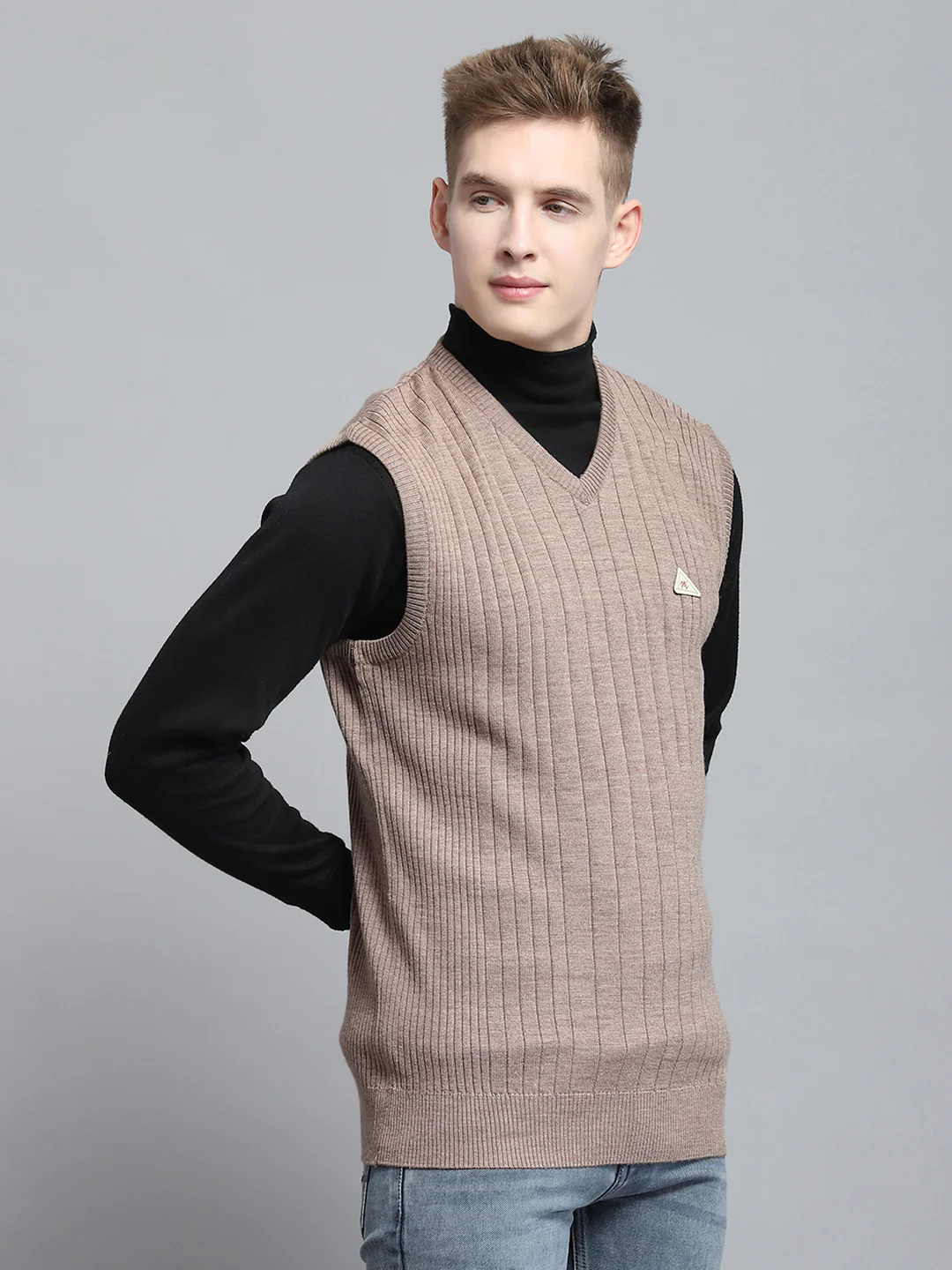 Men Beige Solid V Neck Sleeveless Sweater - Image 4