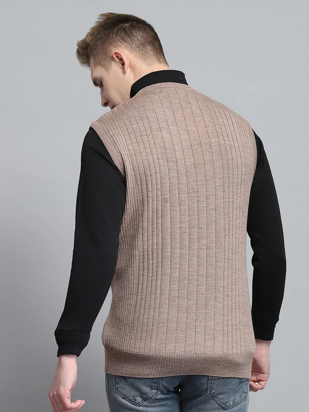 Men Beige Solid V Neck Sleeveless Sweater - Image 5