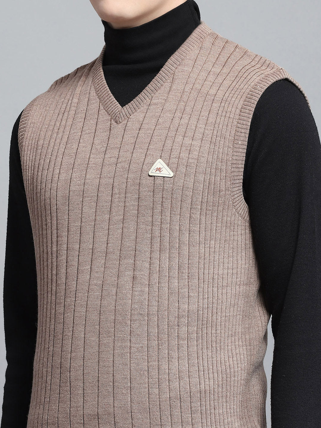 Men Beige Solid V Neck Sleeveless Sweater - Image 7
