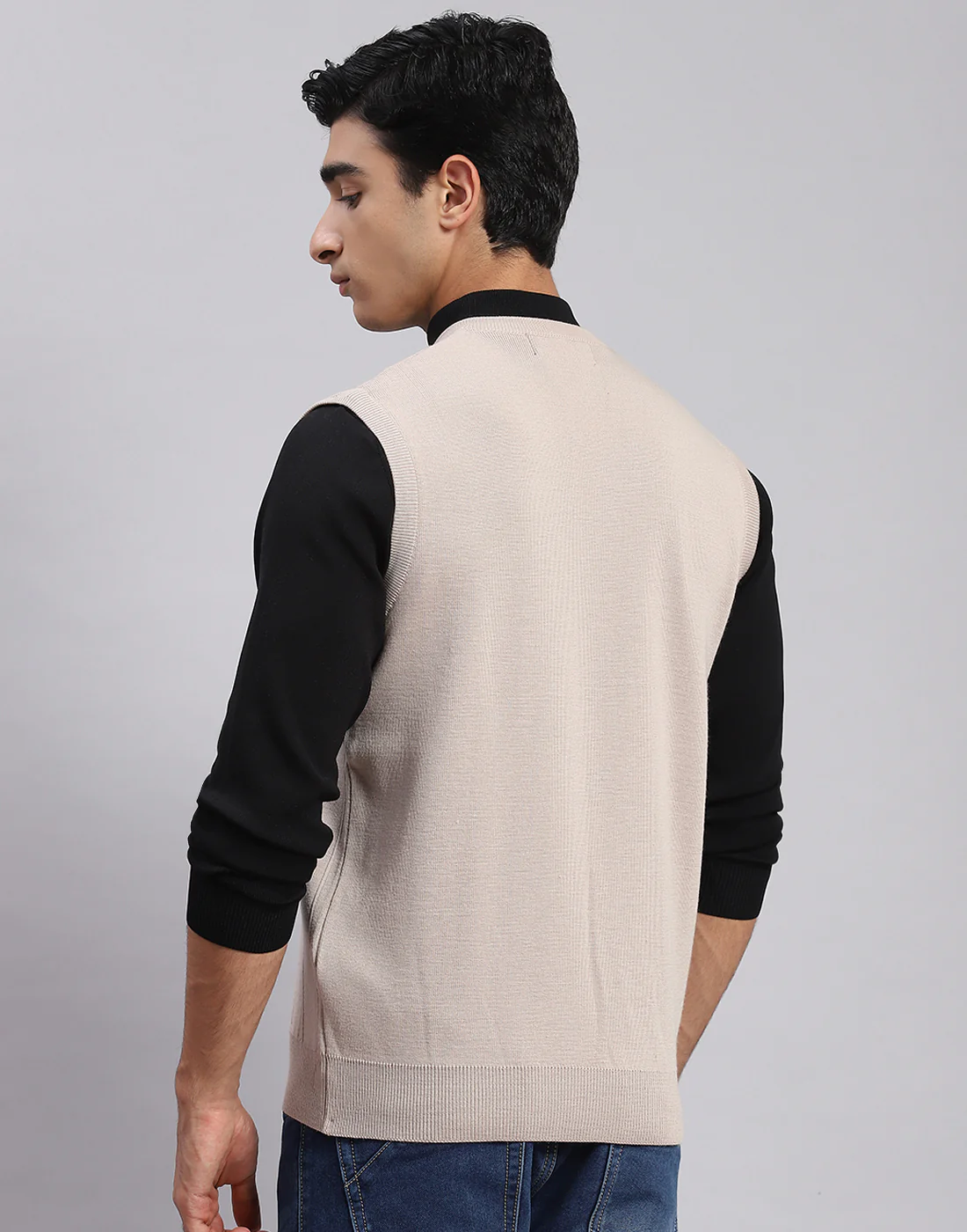Men Beige Solid V Neck Sleeveless Sweater - Image 4