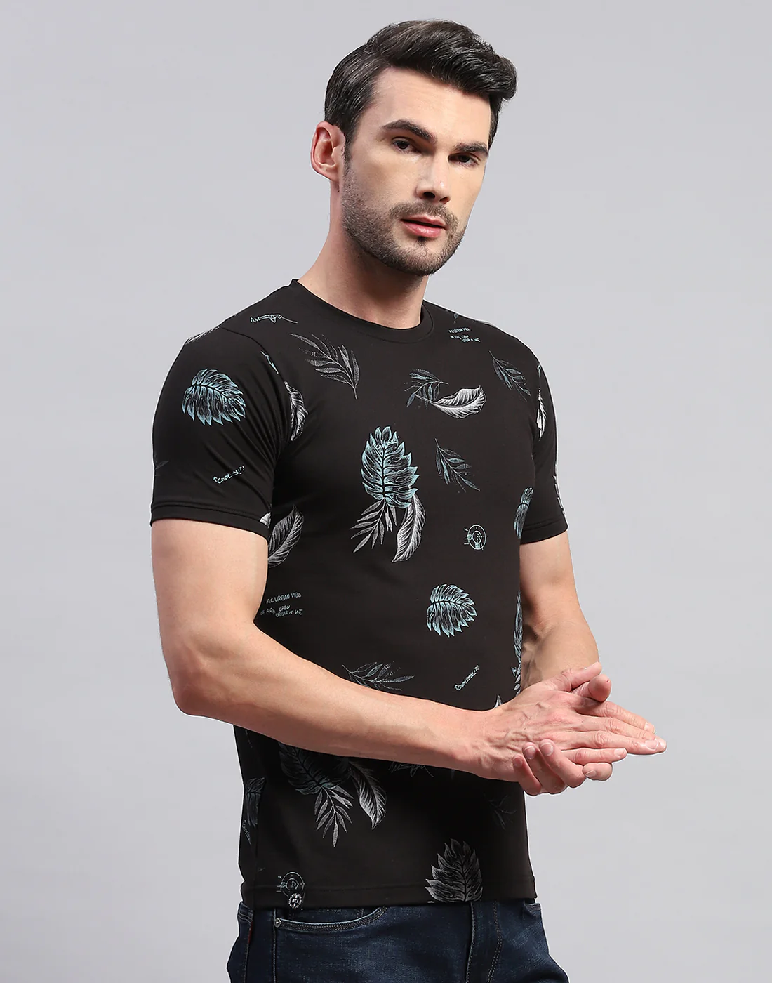 Men Black Floral Print Round Neck Half Sleeve T-Shirt - Image 4