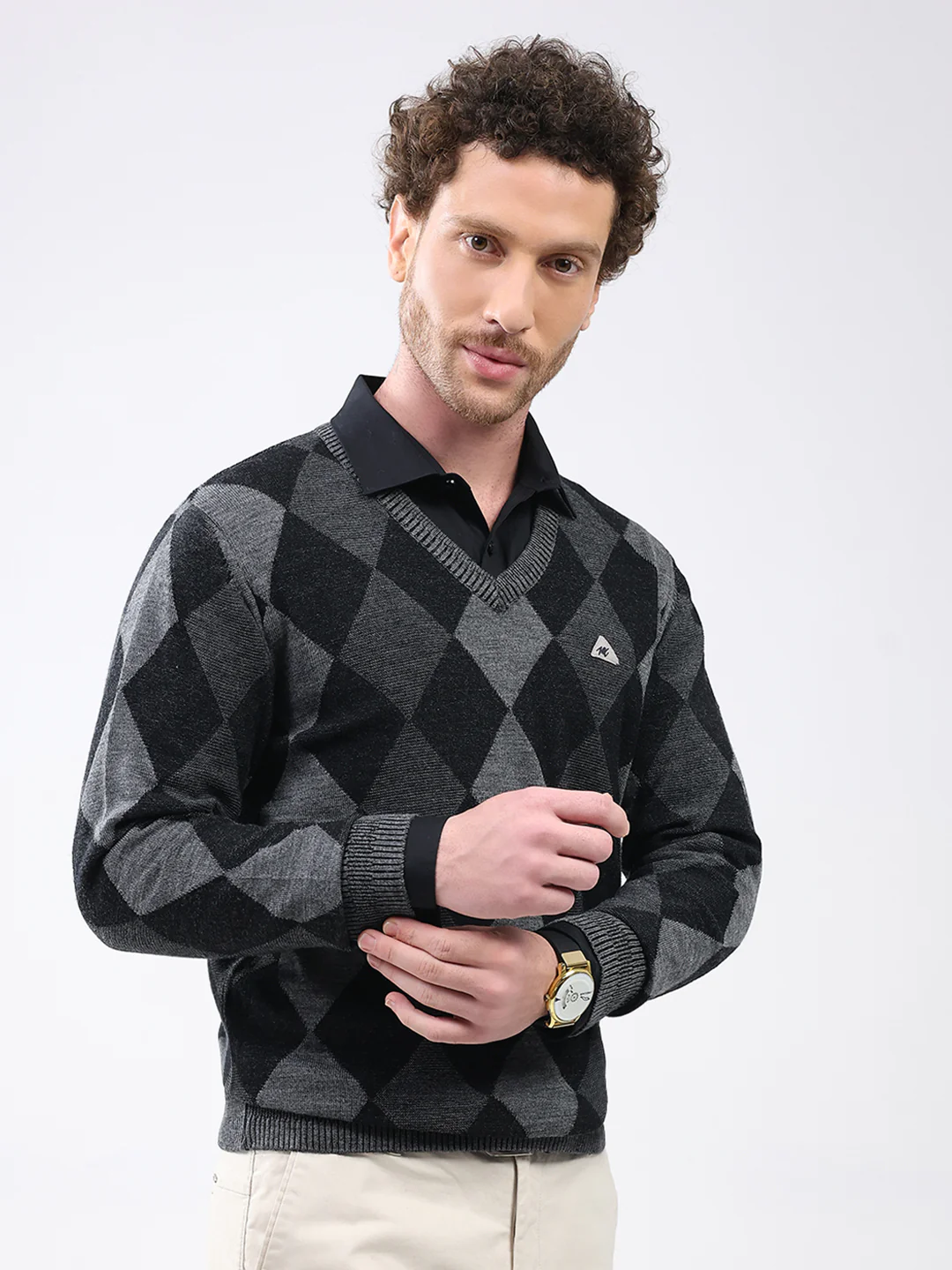 Men Black Geometric V Neck Full Sleeve Pullover - Image 4
